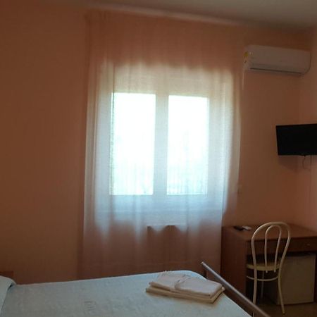 Villa Erry ตรานิ ภายนอก รูปภาพ
