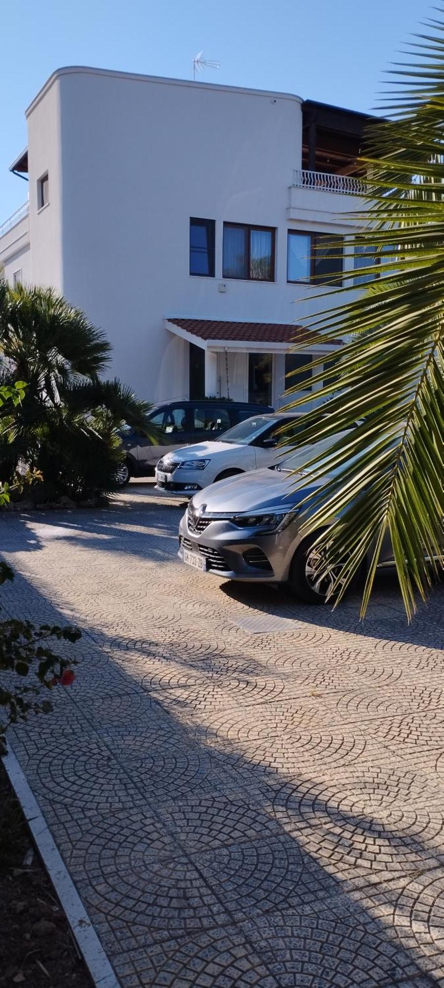 Villa Erry ตรานิ ภายนอก รูปภาพ