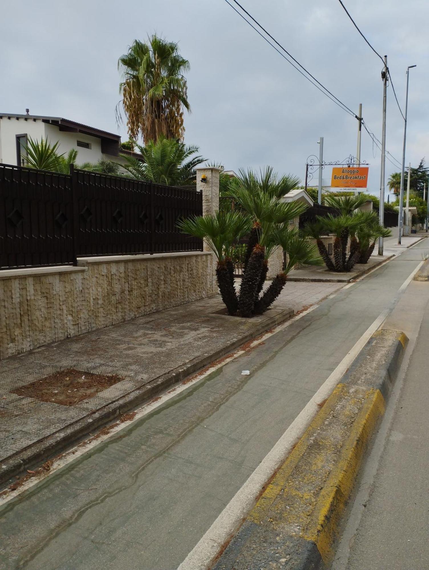 Villa Erry ตรานิ ภายนอก รูปภาพ