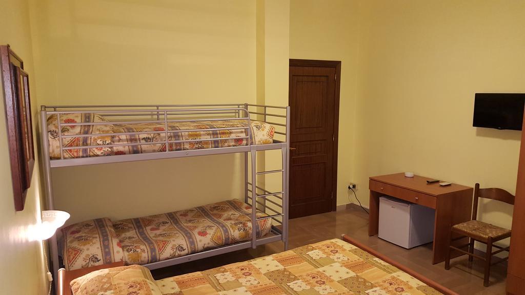 Villa Erry ตรานิ ภายนอก รูปภาพ